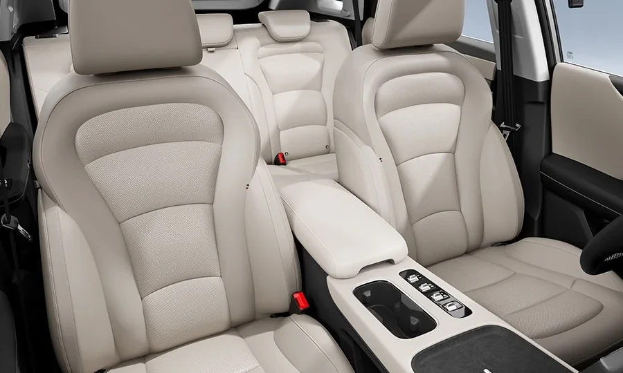 Передние и задние сиденья с функцией подогрева G01 PRO